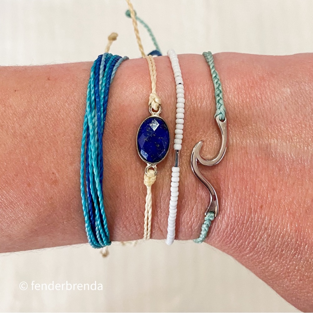 Pura Vida January 2019 “Wave Hello to 2019” bracelet club set